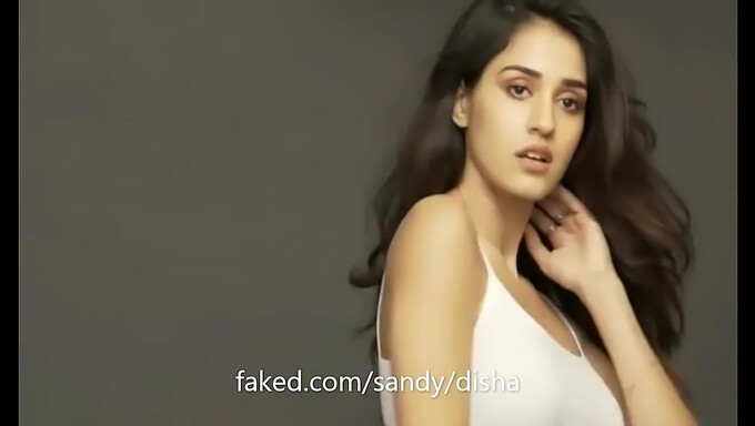 Hermosa Sesión De Fotos Desnuda De Una Adolescente India Con Disha Patani