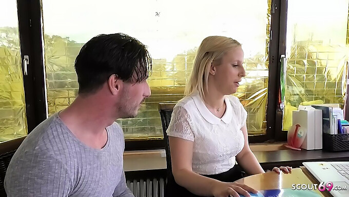 Lehrer Und Schüler Haben Eine Wilde Fick-Session In Diesem Hausgemachten Video