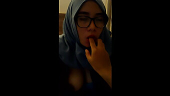 Gadis Musl...