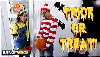 Bruno Ger Evelin Stone En Godbit I Denna Halloween-Cosplay-Video