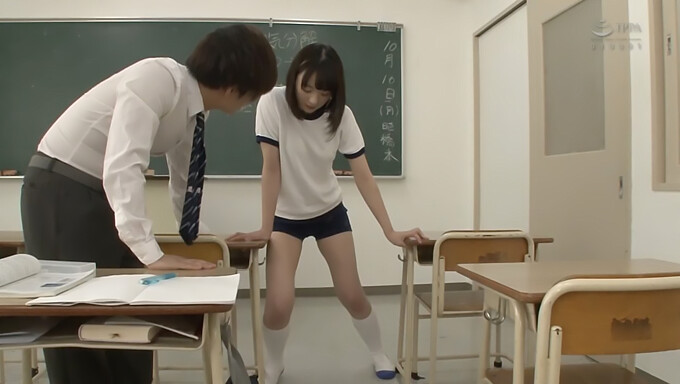 Teen (18+) Asian Studying Alone In Classroom Gets Blowjob And Fingered