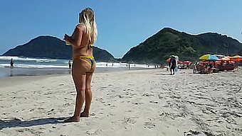 Esposa Brasileira Peituda Procura Um Marido Bem Dotado De Sunga Com Seu Corno