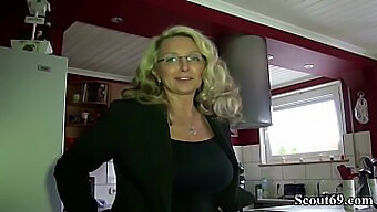 Milf Met Grote Natuurlijke Tieten Wordt Hard Geneukt In Een Hardcore Scene